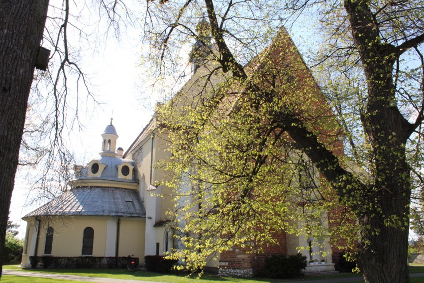 Kościół w Wawrzeńczycach. Tutejsza parafia istnieje od 800...