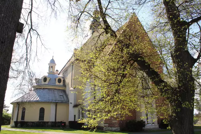 Kościół w Wawrzeńczycach. Tutejsza parafia istnieje od 800 lat