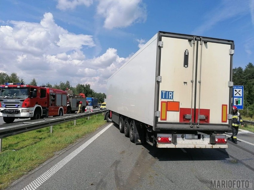 Ciężarówka zablokowała A4 w okolicach węzła w Prądach. Potężny korek na autostradzie. Akcja trwała 9 godzin