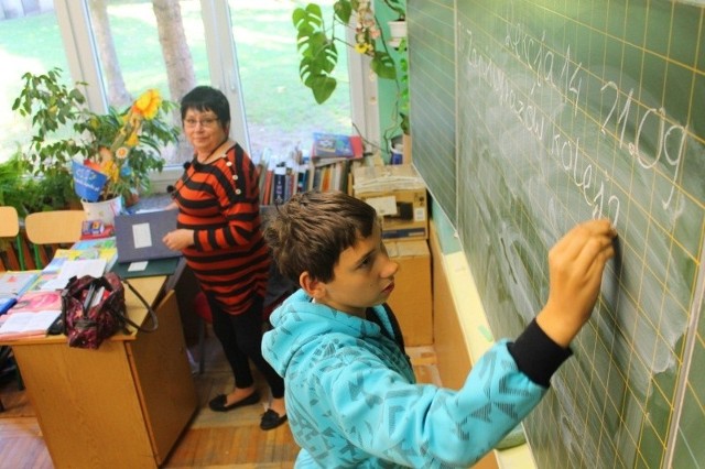 W szkole specjalnej uczy się obecnie 47 dzieci. Ich liczba w ostatnich latach spadła o kilkadziesiąt osób z powodu niżu demograficznego.