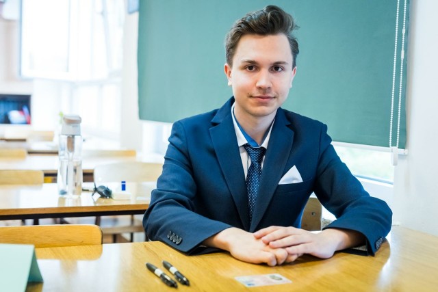 W IV LO w Bydgoszczy do matury przystąpiło 150 osób. Spośród nich Arkadiusz Drozd jako jedyny zadawał egzamin z języka niemieckiego na poziomie rozszerzonym.