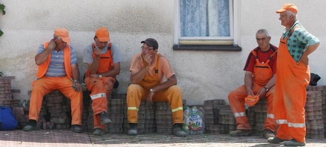 Upały dają się we znaki. Chwilowa przerwa w pracy na krajowej "czwórce".