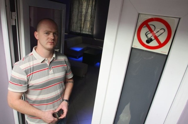 Współwłaściciel klubu Wena w Kielcach, Dawid Grudzień, wprowadził już zakaz palenia w dolnej sali.