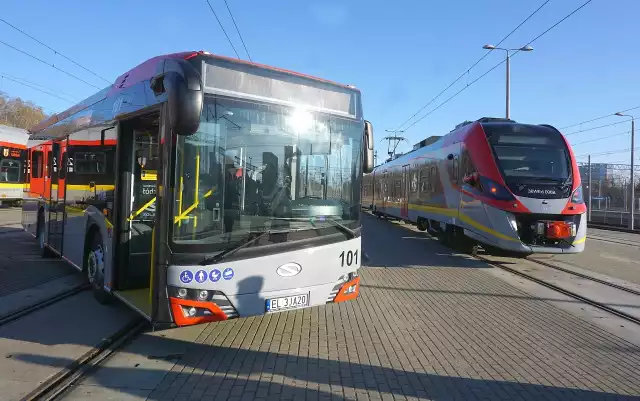 Kolej plus autobus - takie rozwiązanie okazało się doskonałe