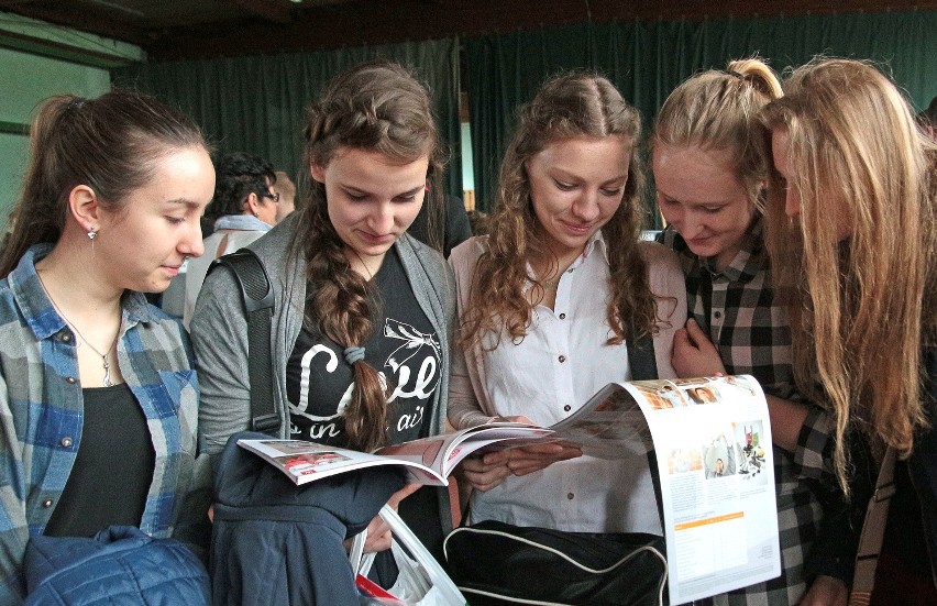 Julia Jeziorska (od lewej), Milena Kirszenetein, Iga...