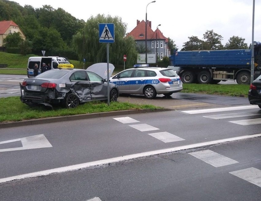 Do wypadku doszło we wtorek, 10 września, na rondzie...