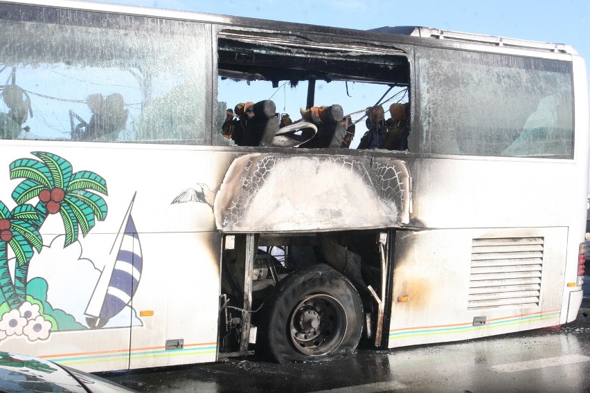 Pożar autobusu w Trzetrzewinie.