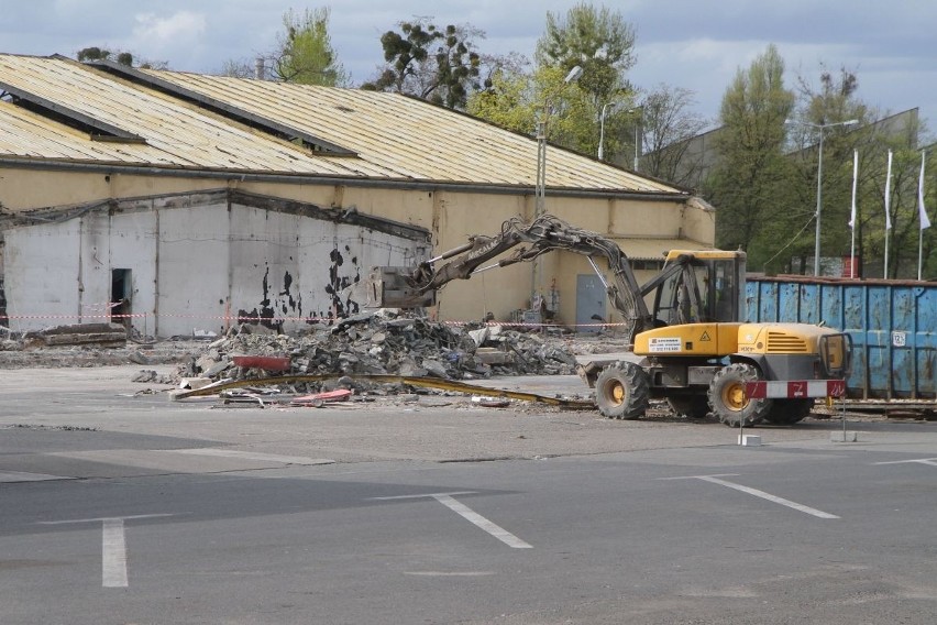 Wrocław: Burzą starą zajezdnię przy Grabiszyńskiej. Powstanie tu centrum historii miasta (ZDJĘCIA)