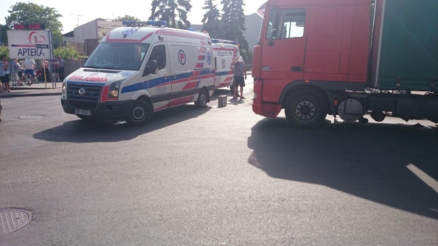 Wypadek w Opalenicy: TIR potrącił kobietę na przejściu dla...