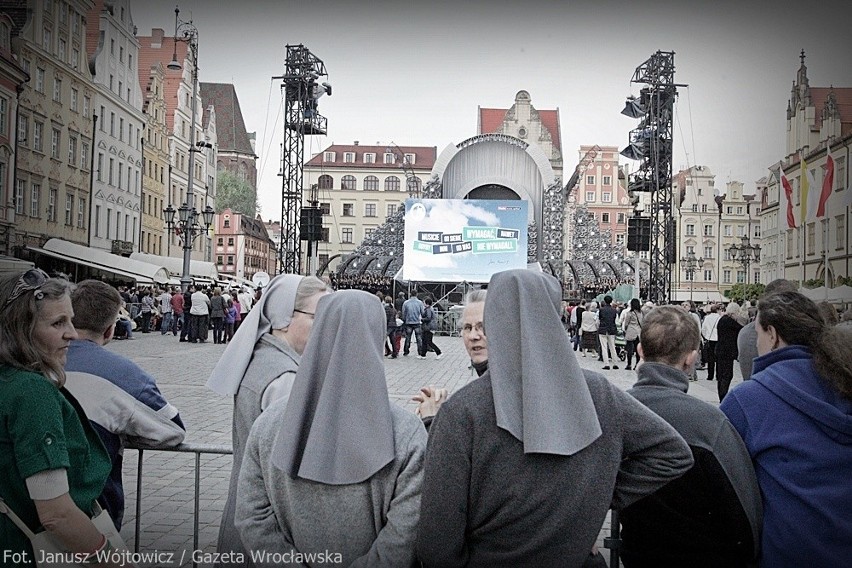 Wrocław: Tłumy na koncercie Piotra Rubika w Rynku (ZDJĘCIA)