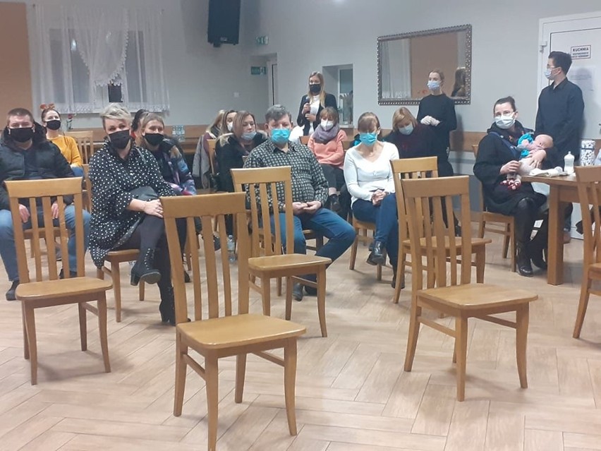 Rodzice uczniów z SP Sosnówki apelowali do władz Gminy...