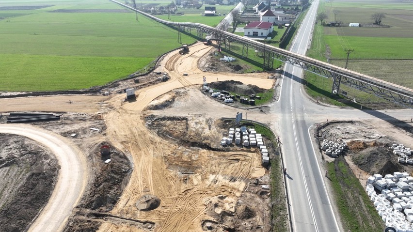 Budowa ronda na DK45 w Zimnicach Małych. Postęp prac