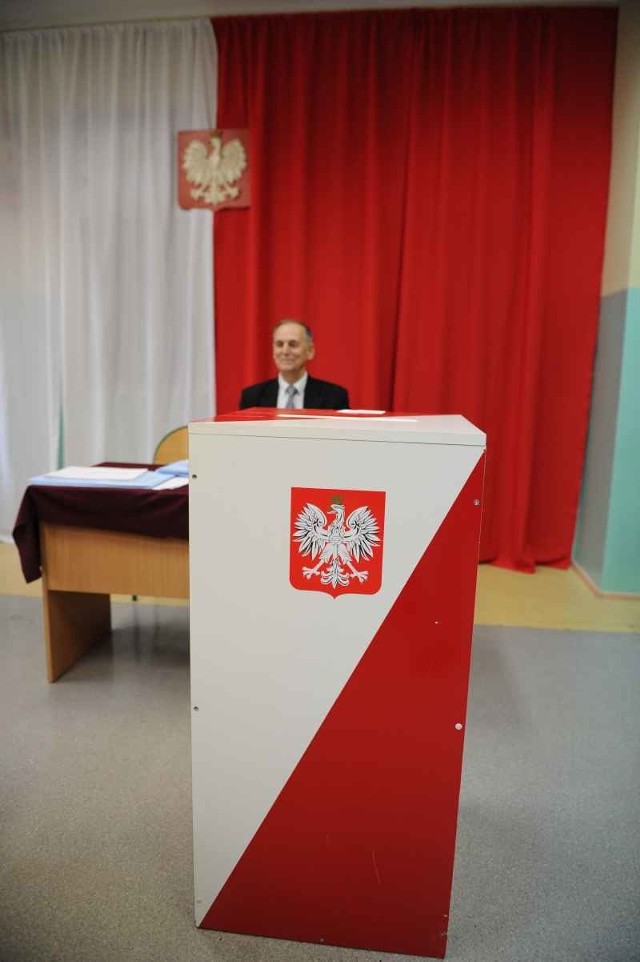 16 listopada w gminie Głubczyce będą otwarte 24 obwodowe komisje wyborcze. Głosować w wyborach samorządowych można w godzinach od 7.00 do 21.00. W Głubczycach wyborcy dostaną cztery karty do głosowania. Na zdjęciu: wybory samorządowe w 2010 roku.
