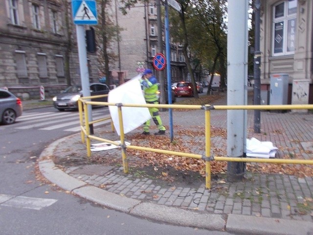 Władze Bytomia mówią „nie” wszelkim plakatom wyborczym umieszczanym przy drodze.