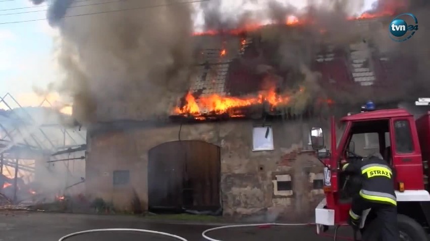 Spłonął dom dziewięcioosobowej rodziny [FILM]              