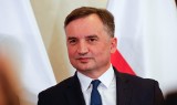 Piotr Wawrzyk uczestniczył w procederze przestępczym? Minister Zbigniew Ziobro tnie spekulacje