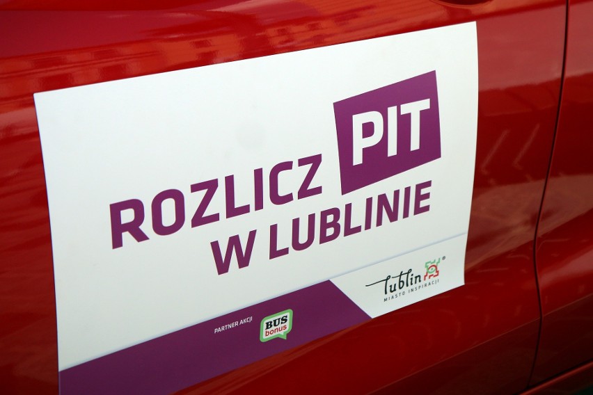 Wziął podatek, dał samochód. Lublin wręczył główną nagrody w konkursie „Rozlicz PIT w Lublinie” 