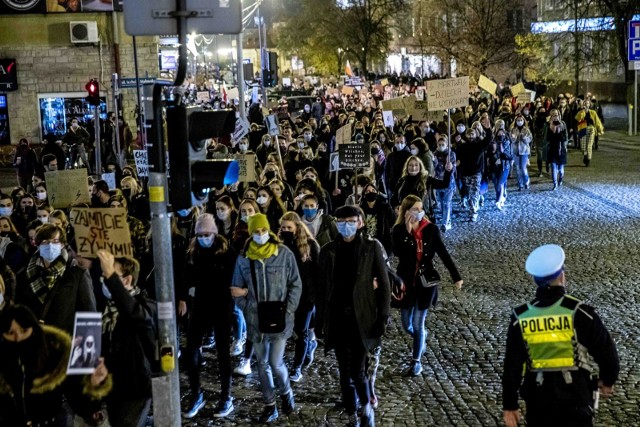 W "Czarnym Spacerze" w Białymstoku we wtorek udział wzięło około 8 tysięcy osób.