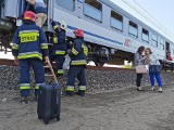 Prostyń. Zderzenie pociągu z koparką na trasie Warszawa - Białystok. Pasażerowie odczuli uderzenie [ZDJĘCIA]