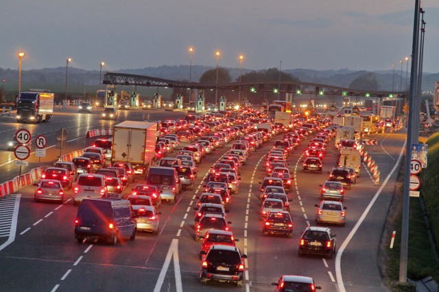 Bramki na autostradzie A-4 w Balicach bywają zatłoczone