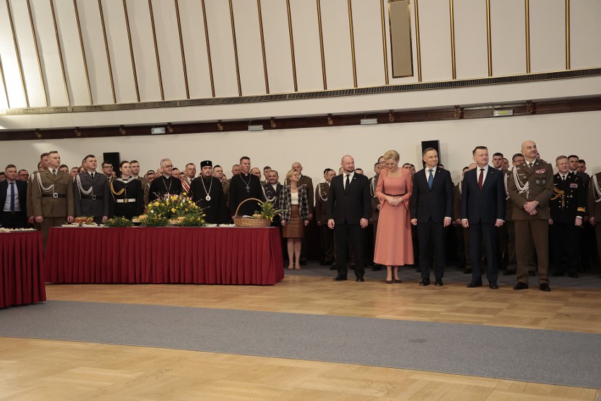Prezydent Andrzej Duda wraz z małżonką Agatą Kornhauser-Dudą...