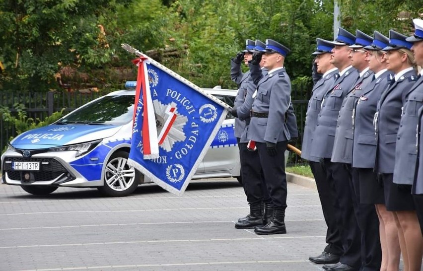 Gołdap. Policjanci zostali odznaczeni, a 36. funkcjonariuszy dostało awanse na wyższe stopnie [ZDJĘCIA]