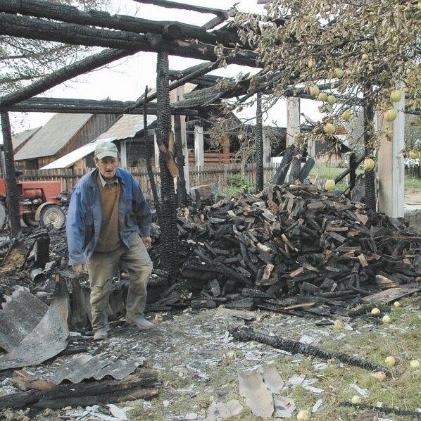 Przybudówka była kolejnym obiektem, pod który podpalacz podłożył ogień