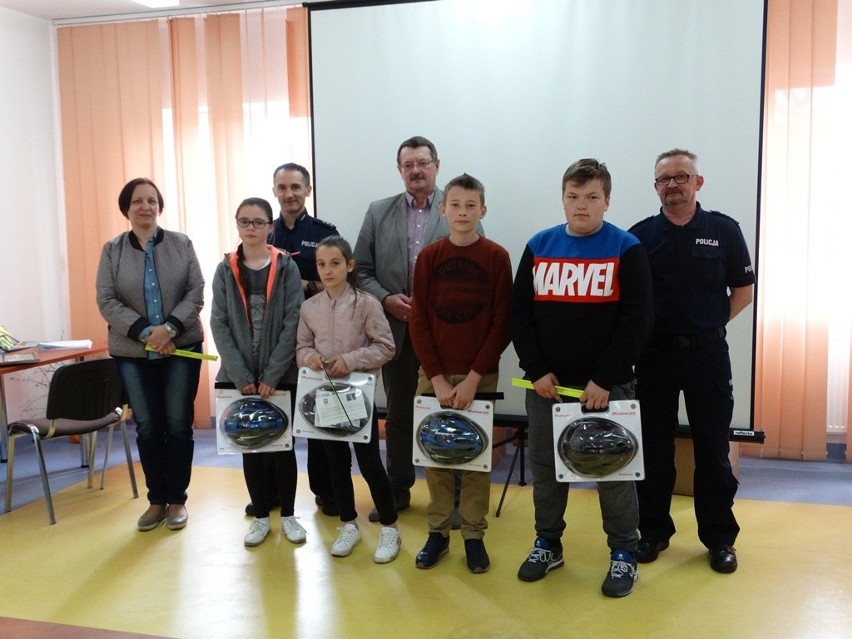 Uczniowie z Klwowa zwyciężyli w powiatowym konkursie o bezpieczeństwie ruchu drogowego. Będą reprezentować ziemię przysuską w finale