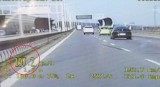 Pędził prawie 200 km/h luksusowym autem po AOW. Namierzyła go policja [WIDEO]