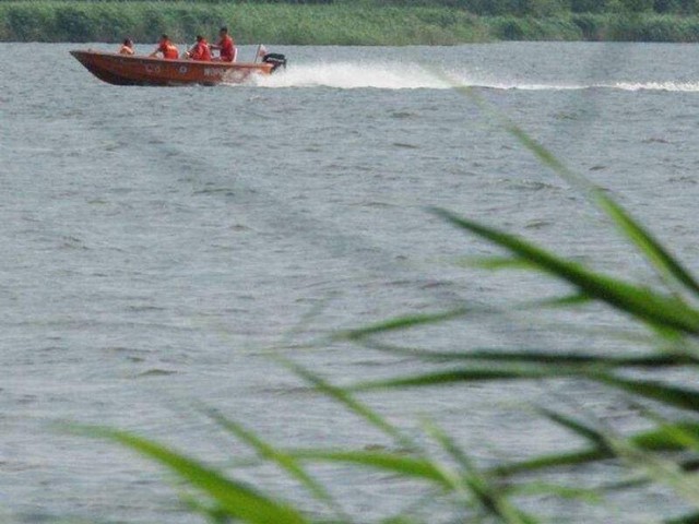 Policja wyjasnia dokładne okoliczności śmierci mężczyzny wyłowionego z wody w jeziorze Pniewite.