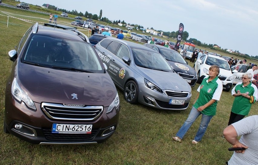 Najnowsze pojazdy prezentowały salony samochodowe