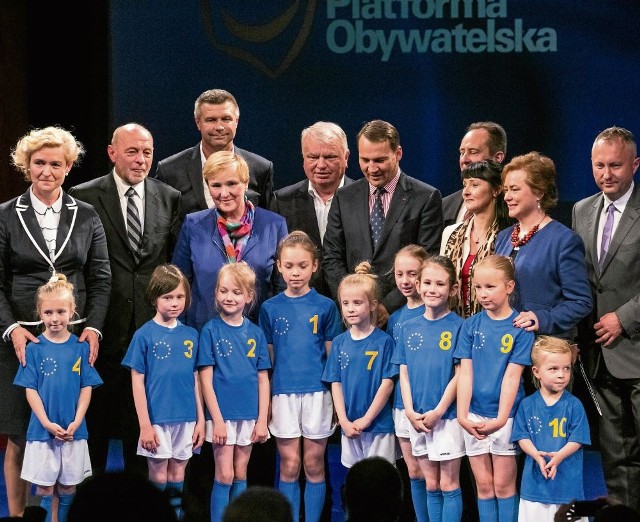 Podczas konwencji w Krakowie kandydaci PO lansowali się z dziećmi...