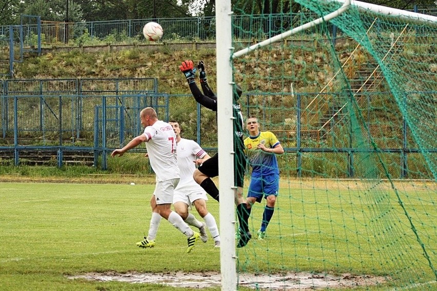 Zacięty ostatni mecz sezonu w IV lidze. Granat Skarżysko-Kamienna wyrwał trzy punkty Neptunowi Końskie