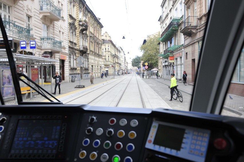 Nareszcie! Pierwszy od roku tramwaj dojechał do Bronowic [ZDJĘCIA, WIDEO]