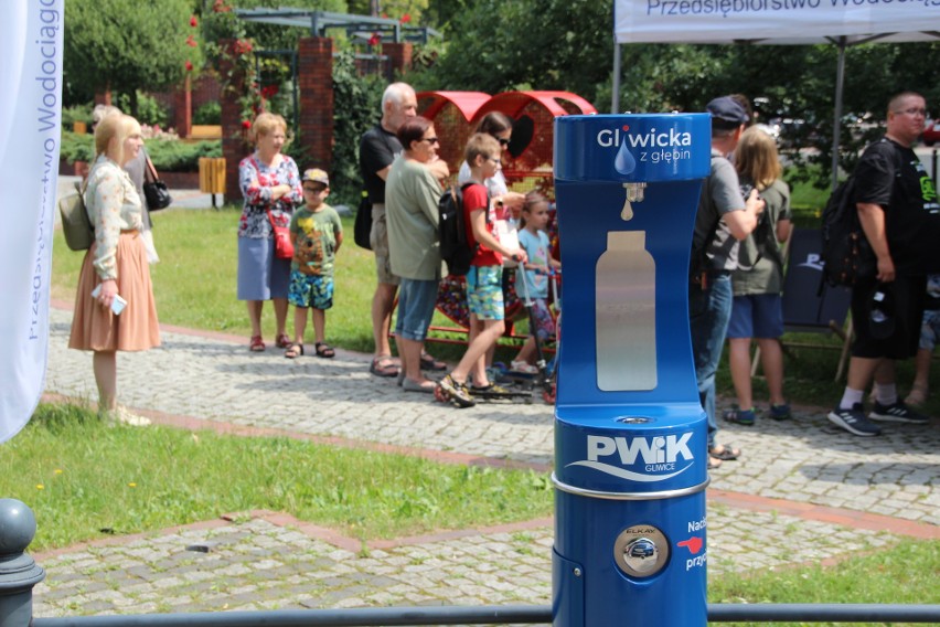 W Gliwicach otwarto pierwszy punkt z bezpłatną wodą pitną,...