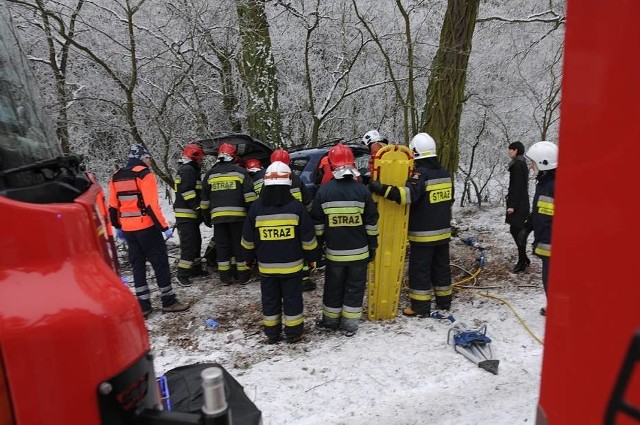 Śrem: Wypadek w Jaszkowie. Trzy osoby w szpitalu