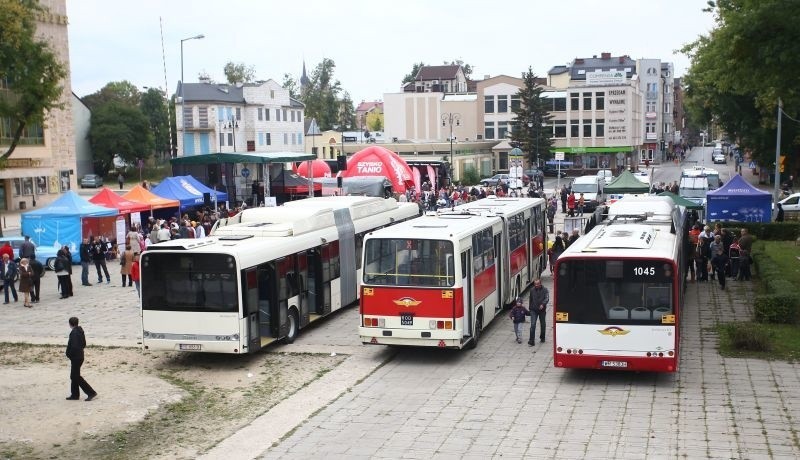 „Autobusy czerwienią migają", to hasło tegorocznego Dnia bez...