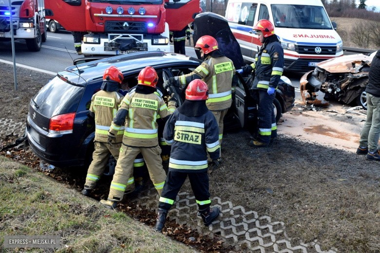 Wypadek dwóch aut na DK8. Droga Wrocław - Kłodzko była zablokowana 