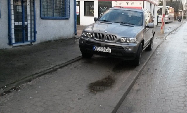 Tak zaparkował kierowca bmw