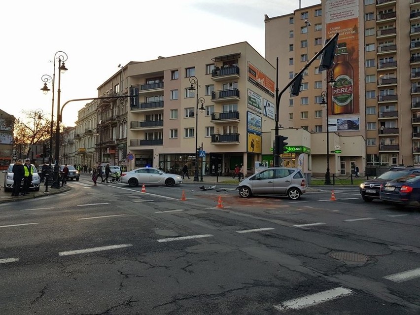 Zderzenie samochodów na ul. Narutowicza. Trzy osoby w szpitalu (ZDJĘCIA)
