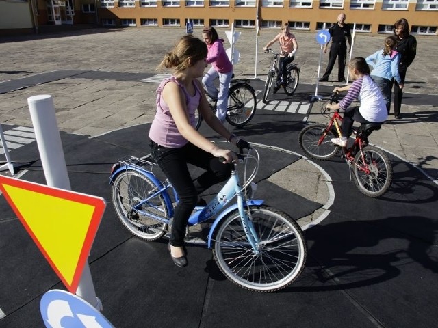 Uczniowie Szkoły Podstawowej nr 34 w Białymstoku przygotowywali się do egzaminu na kartę rowerową