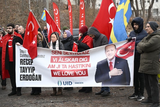 Spalenie Koranu przed ambasadą Turcji w Sztokholmie ma być powodem braku poparcia tego kraju dla akcesji Szwecji do NATO