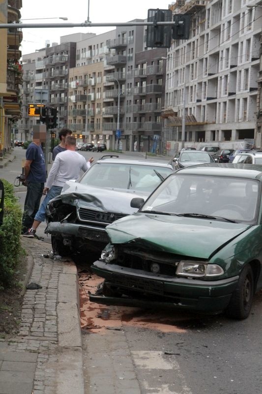 Wypadek na skrzyżowaniu Jedności Narodowej i Daszyńskiego