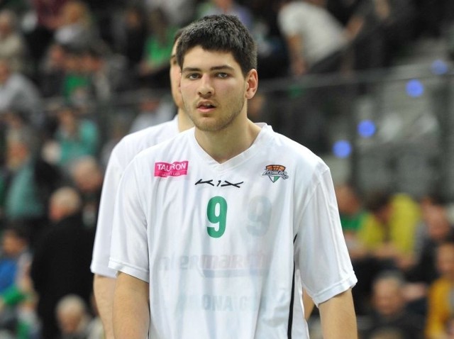 Radosław Trubacz ma 19 lat i gra na pozycji obrońcy. Swoją karierę rozpoczynał w SKM-ie Zastal Zielona Góra. Od sezonu 2012/13 jest zawodnikiem Stelmetu.