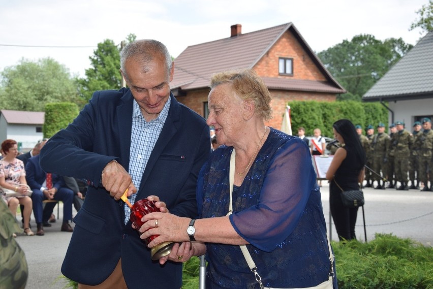 Mieszkańcy uhonorowali 11 chłopów z Masłomiącej zamordowanych w obozie Gross-Rosen [ZDJĘCIA]