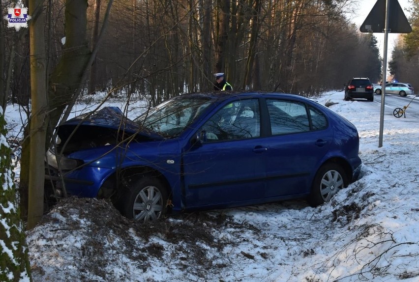 Powiat łukowski. Pogoda nie rozpieszcza drogowców. Dwa poważne wypadki kierowców z Lublina