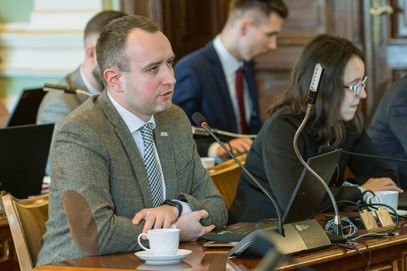 Karol Ważny - radny Koalicji Obywatelskiej podczas sesji...