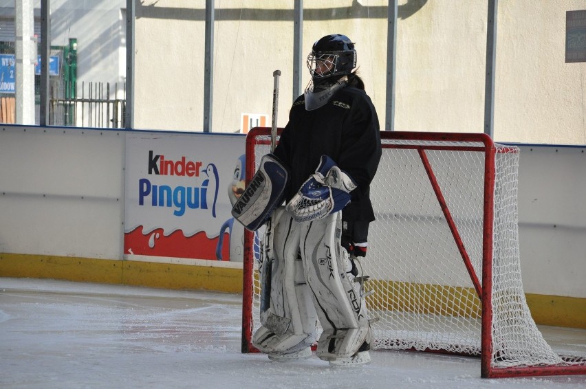 Rola Radom czwarta w turnieju hokeja na lodzie w Skarżysku. Wyróżniona bramkarka naszej drużyny