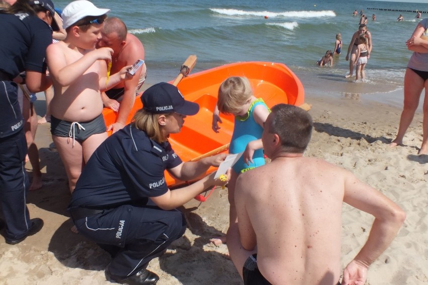 Bezpieczna plaża w Mielnie. Akcja Policji i WOPR [zdjęcia, wideo]