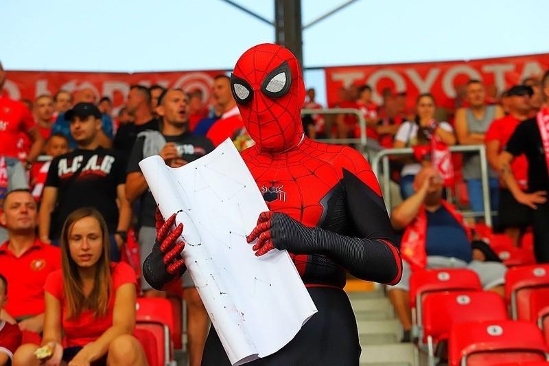 Piłkarska druga liga. Spiderman pomógł wygrać drużynie Widzewa!